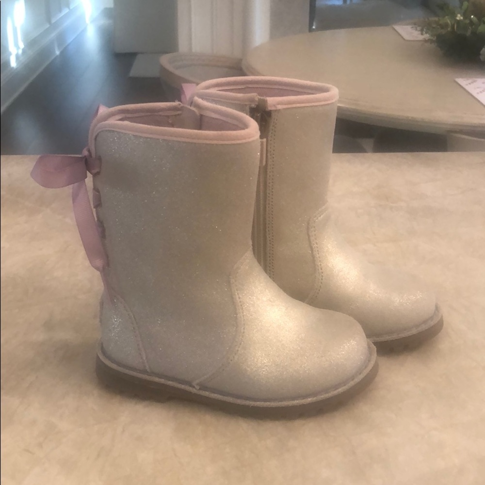 UGG boot - metallic - toddler - barely worn